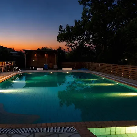 Casa de hóspedes Kitchenette Pool 8 3*